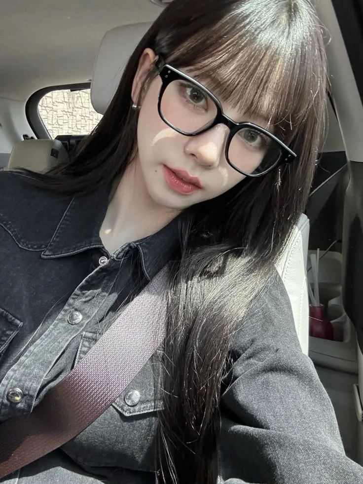 180 Savage Selfie Captions for Instagram with Attitude